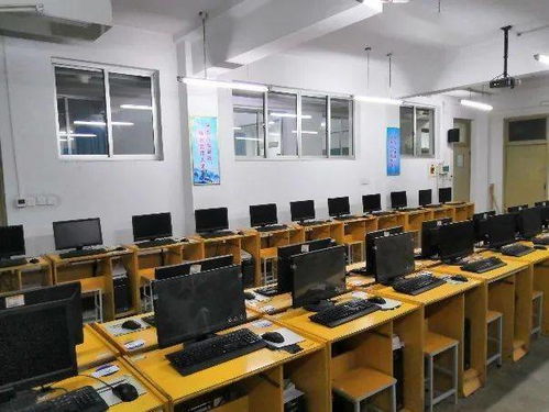 計算機應(yīng)用技術(shù) 以科技改變未來，用技術(shù)服務(wù)生活